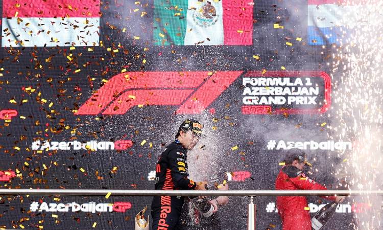 Checo Pérez Triunfa En Gp De Azerbaiyán 2023 Gana Y Es Nombrado Piloto Del Día La Primera De Am 